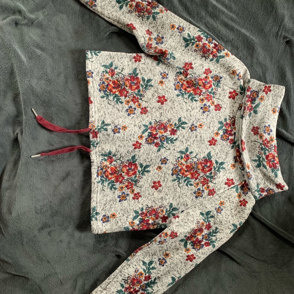 Floral pullover - Picture 2 of 5